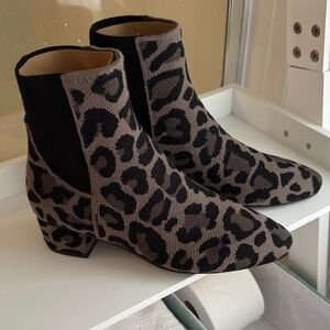 NWT Rothys limited edition Leopard Print Ankle Boots